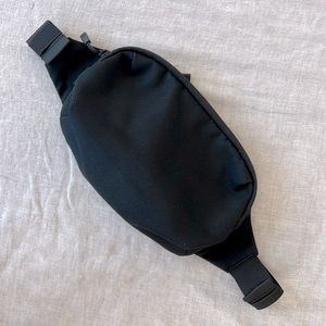 Amazon Belt Bag / Fanny Pack (Similar to Lululemon Everywhere Belt Bag)